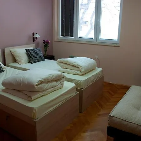 Rekord Hostel Daire *