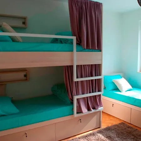 Rekord Hostel Üsküp