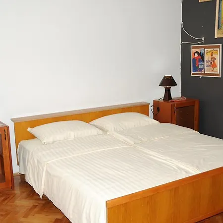 Daire Rekord Hostel *