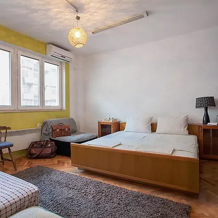 Rekord Hostel Daire Üsküp
